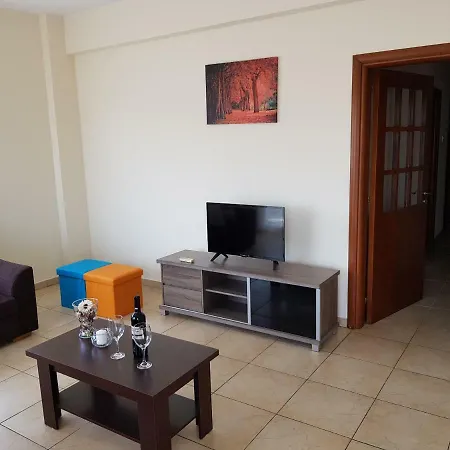 بيت للعطل Chryso Luxury House لارنكا